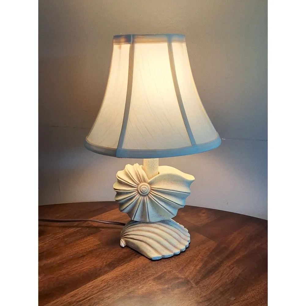 Vintage Coastal Shell Table Lamp Nautilus Scallop Plaster Cream 12.5in GVC